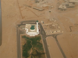 Пролетаем над мечетью вблизи Шарм-эль-Шейха